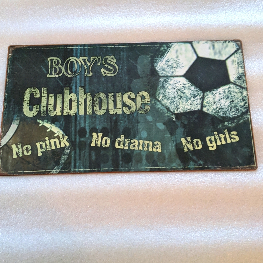 WALL DECOR